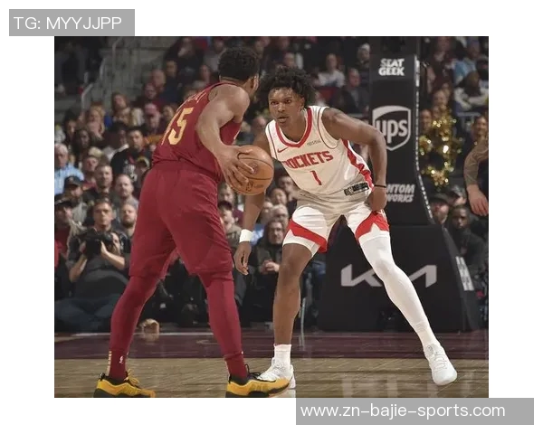 亨特分析莫布里与亚当斯的进攻风格差异及其对球队的影响